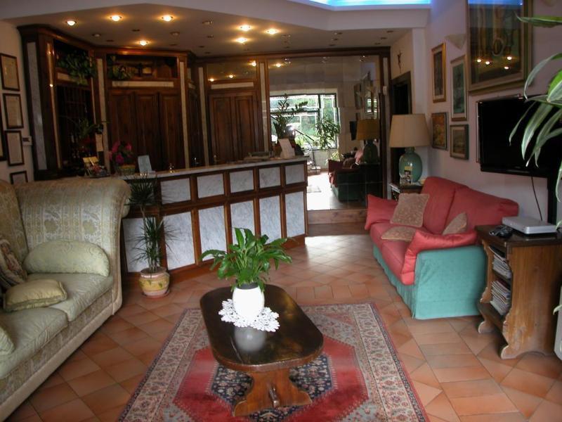 Hotel Ristorante Da Carlos Santa Maria Giudice Экстерьер фото