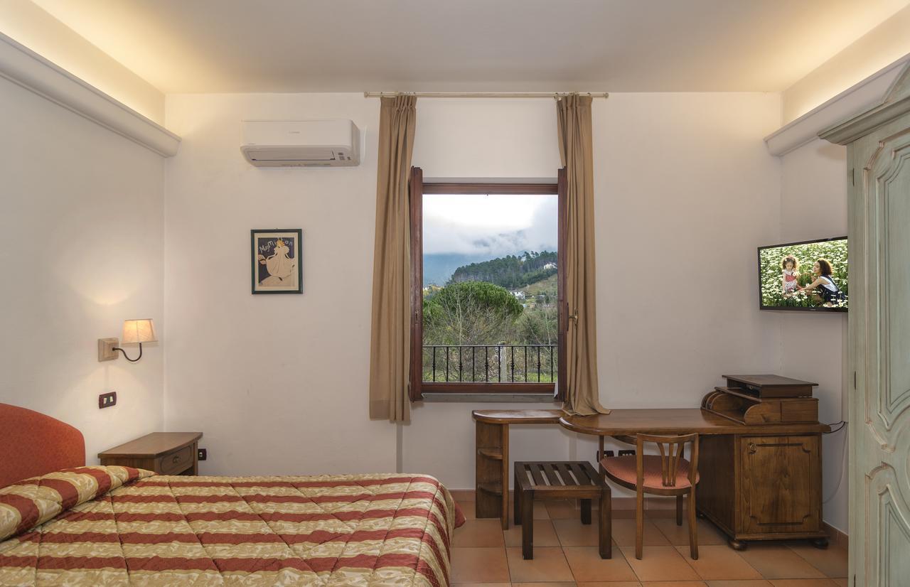 Hotel Ristorante Da Carlos Santa Maria Giudice Экстерьер фото